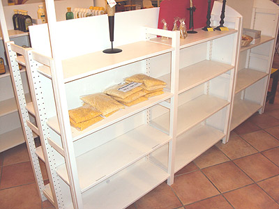 Weiße Verkaufsregale -breit-, beidseitig nutzbar(175cm x 135cm x 60cm